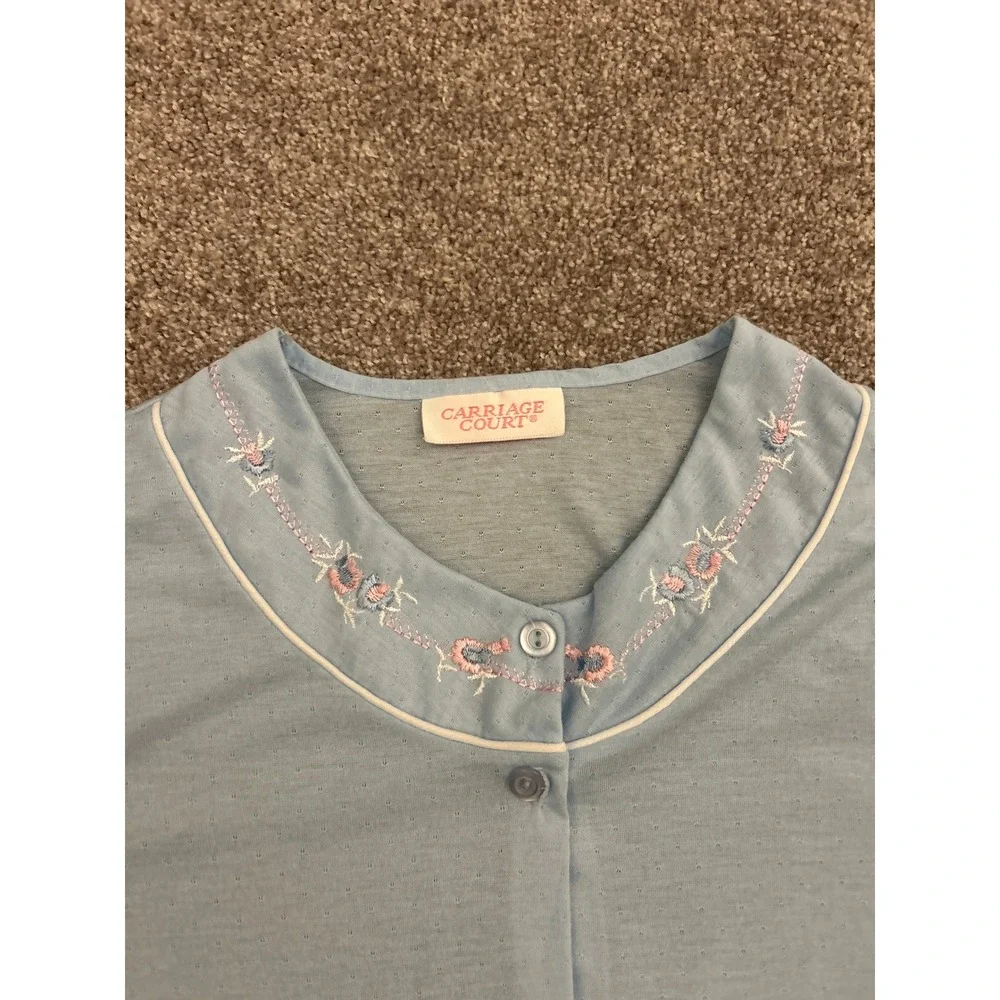 Carriage Court Pajama Top Womens Medium Blue Excellent Embroidered Pointelle